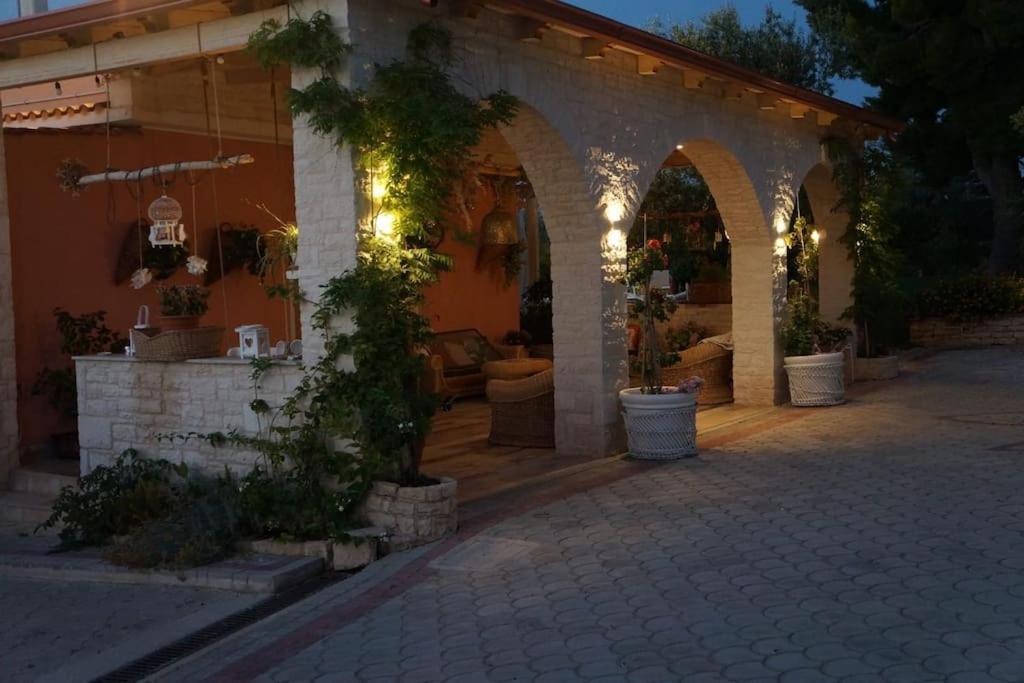 Villa Vittoria Events Корато Екстериор снимка